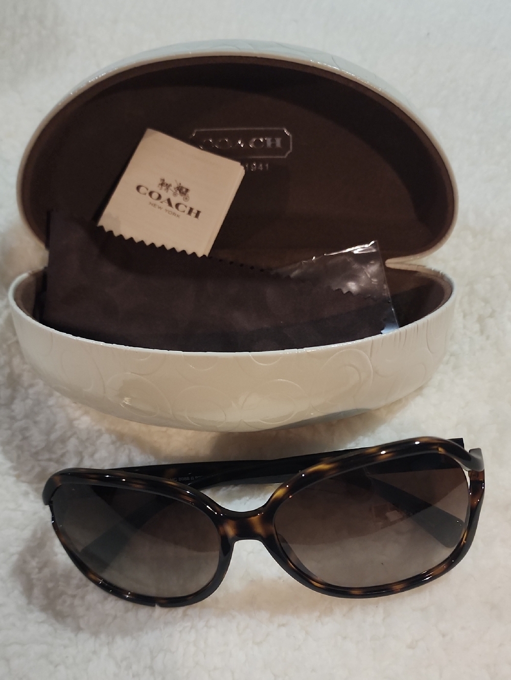 COACH Tortoiseshell Brown Gradient Women's Sunglasses with Branded Case